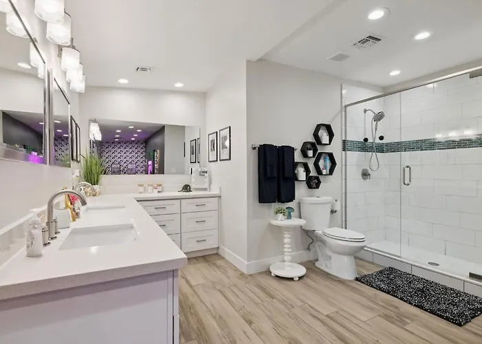 The Glow-up House - Pool Glam Phoenix