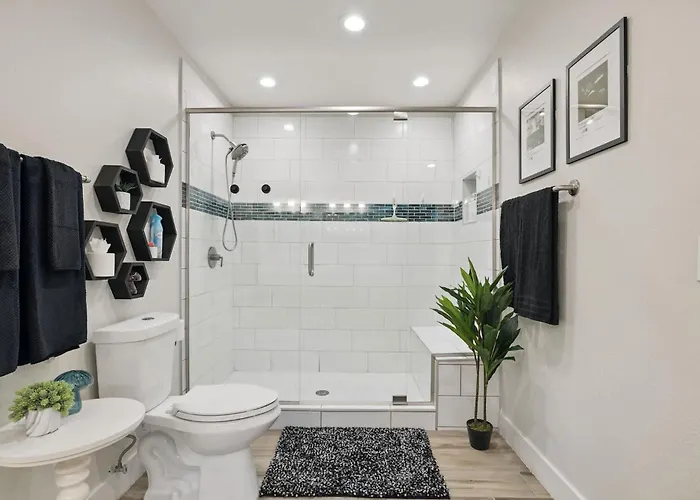 The Glow-up House - Pool Glam Phoenix