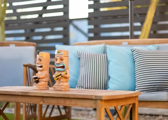 The Glow-up House - Pool Glam
