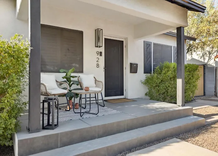 The Glow-up House - Pool Glam Ferienhaus Phoenix